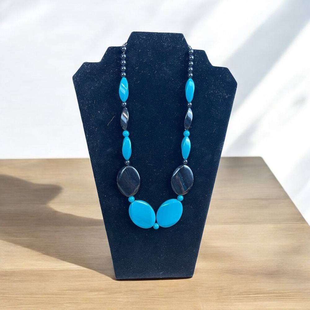 Turquoise And Black Beaded‎ Necklace - Measurements In Pictures